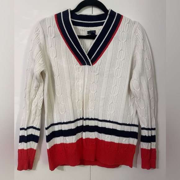 Tommy Hilfiger v line sweater - Picture 1 of 3